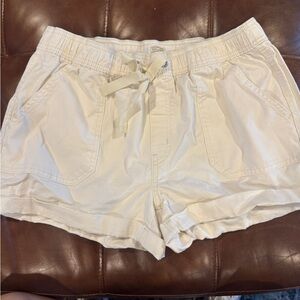 Levi's Women's Off-White Cargo Shorts